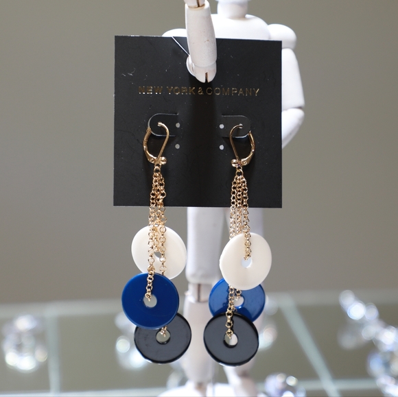 New York and Company Earrings - Picture 5 of 8